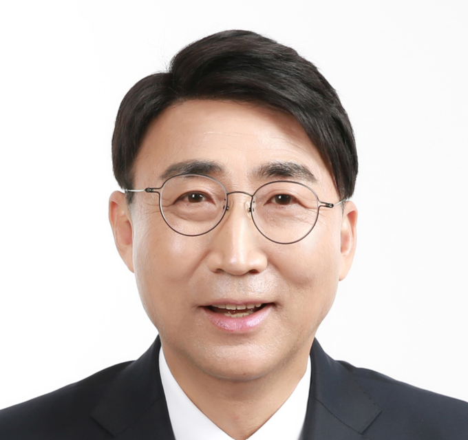 22대 총선 국민의 힘 경기 고양시갑에 출마한 황병열(사진) 후보는 20일 자수성가한 기업가의 경험과 야전장교출신의 투지로 고양시 경제의 활력을 찾도록 최선을 다하겠다고 다짐했다. 사진 | 황병열 후보측