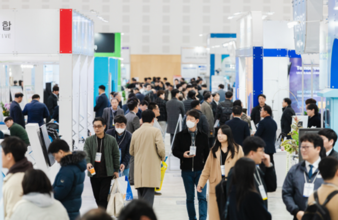 한국상하수도협회가 국내 최대 규모의 물산업 분야 전문 전시회인 국제물산업박람회(워터코리아)를 이달 19일부터 21일까지 3일간의 일정으로 킨텍스 제2전시장에서 개최한다. 사진 | 한국상하수도협회