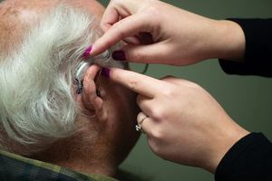 [이런 병, 저런 병] <42>겨울 아침 갑자기 먹먹한 귀...돌발성 난청