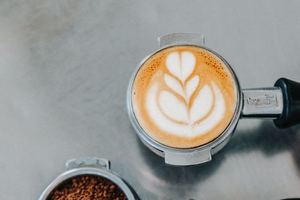 “하루 커피 2~3잔, 치매 위험 낮추고 인지 기능 보호 효과”